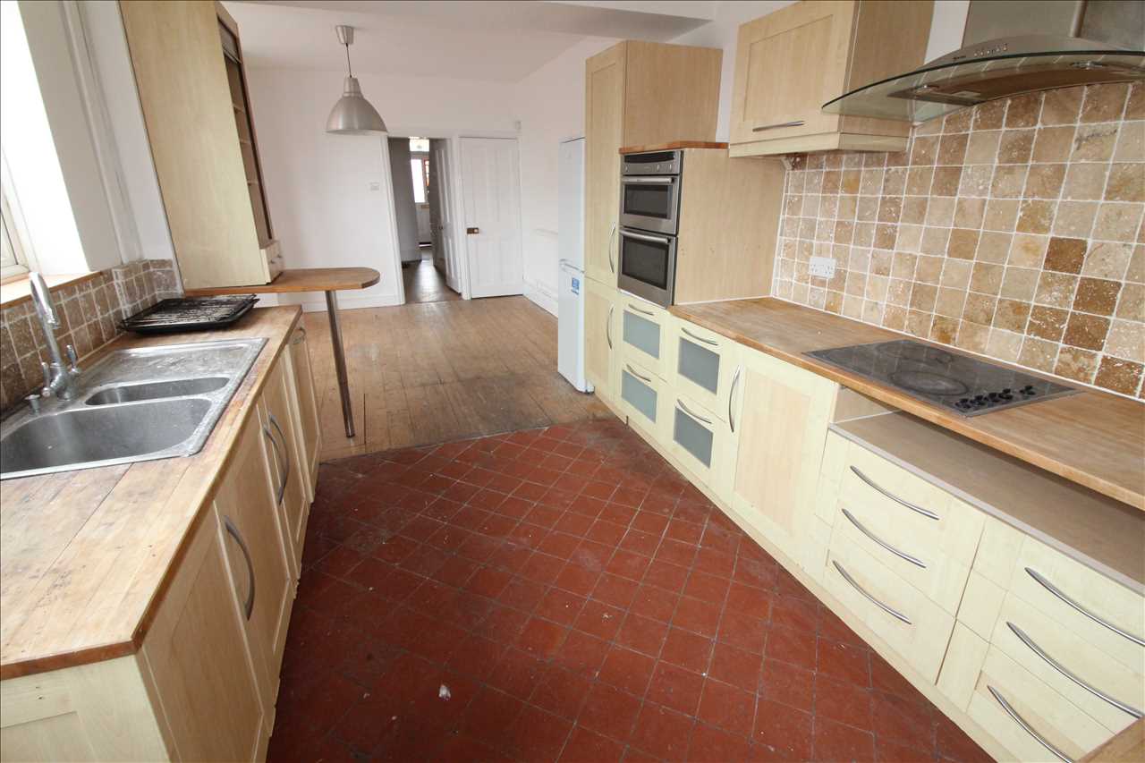 Cambridge Street, Wolverton - Picture 4