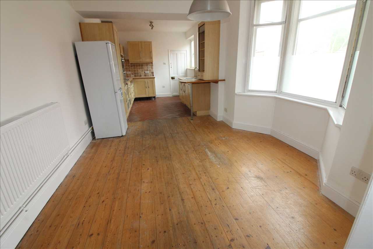 Cambridge Street, Wolverton - Picture 5
