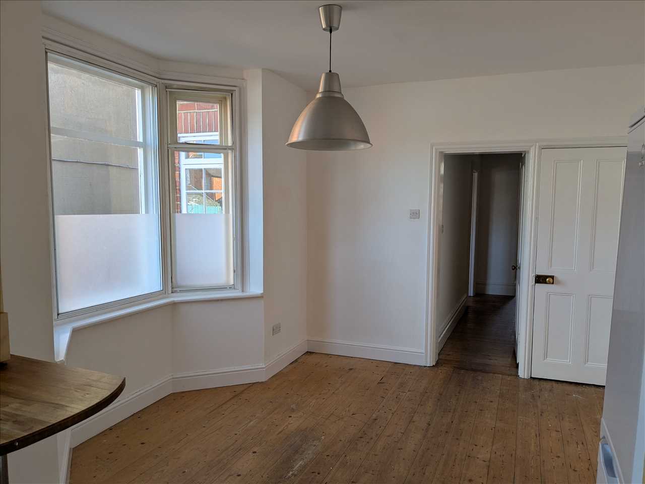 Cambridge Street, Wolverton - Picture 6