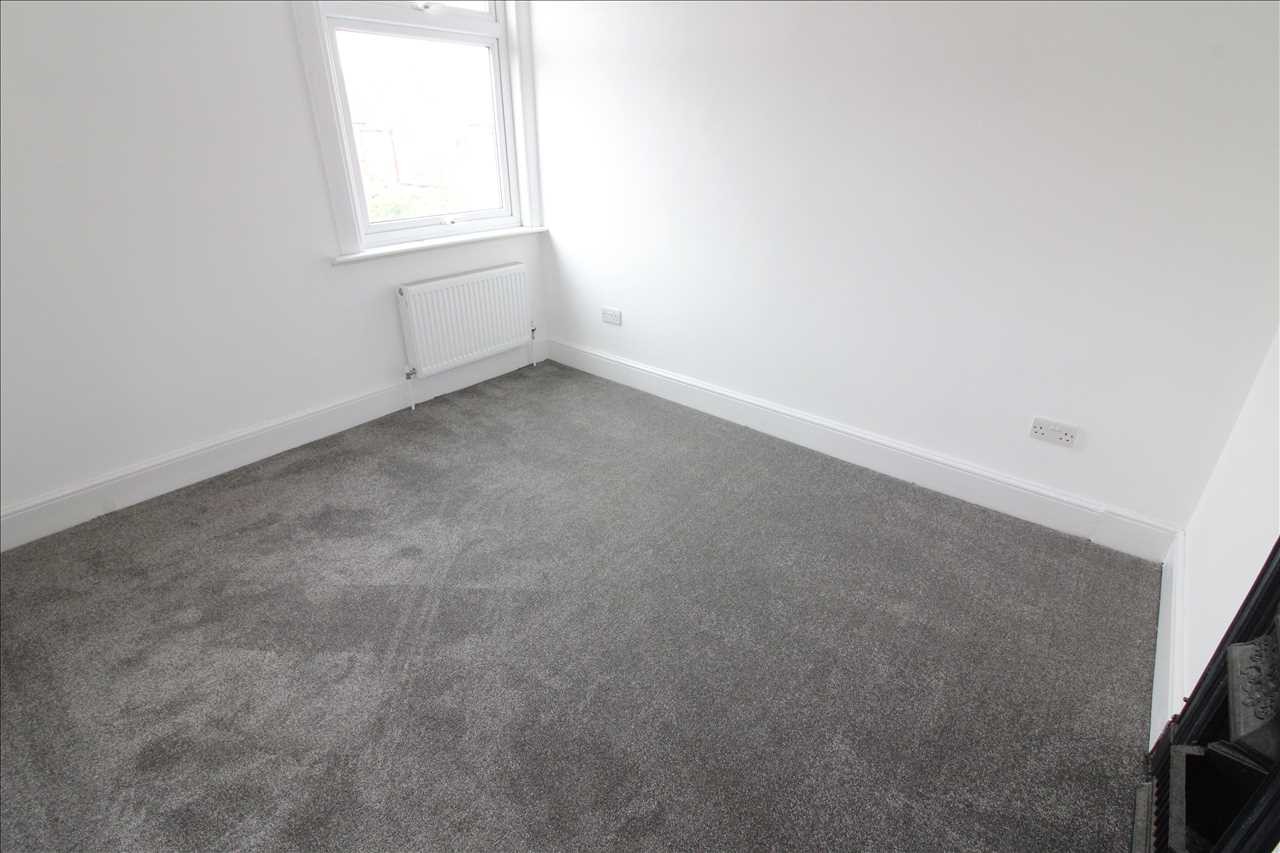 Cambridge Street, Wolverton - Picture 10