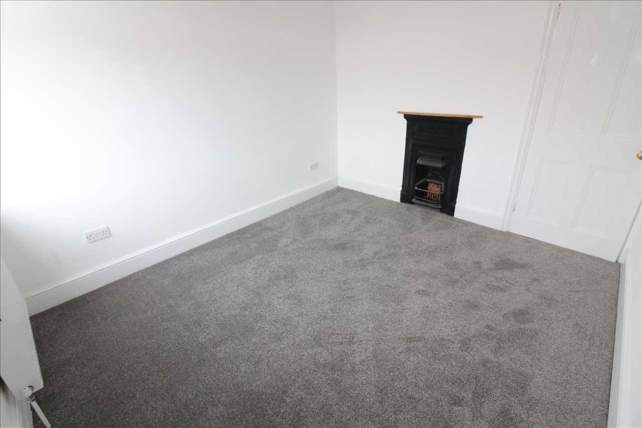 Cambridge Street, Wolverton - Picture 11
