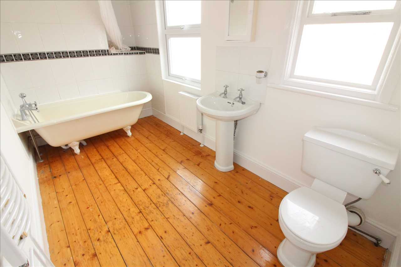 Cambridge Street, Wolverton - Picture 12