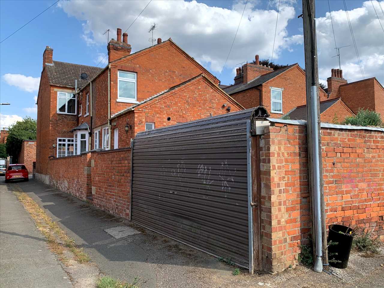 Cambridge Street, Wolverton - Picture 17