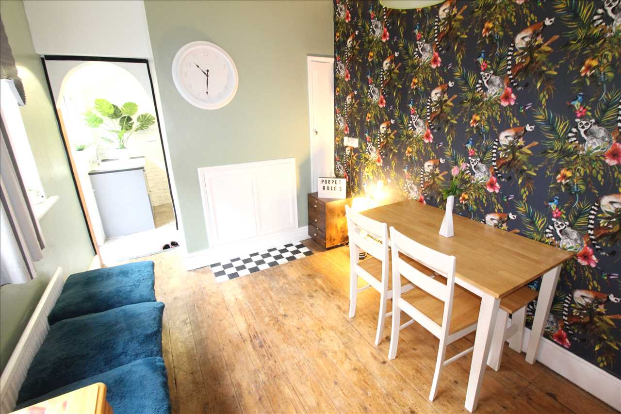 Cambridge Street, Wolverton - Picture 5