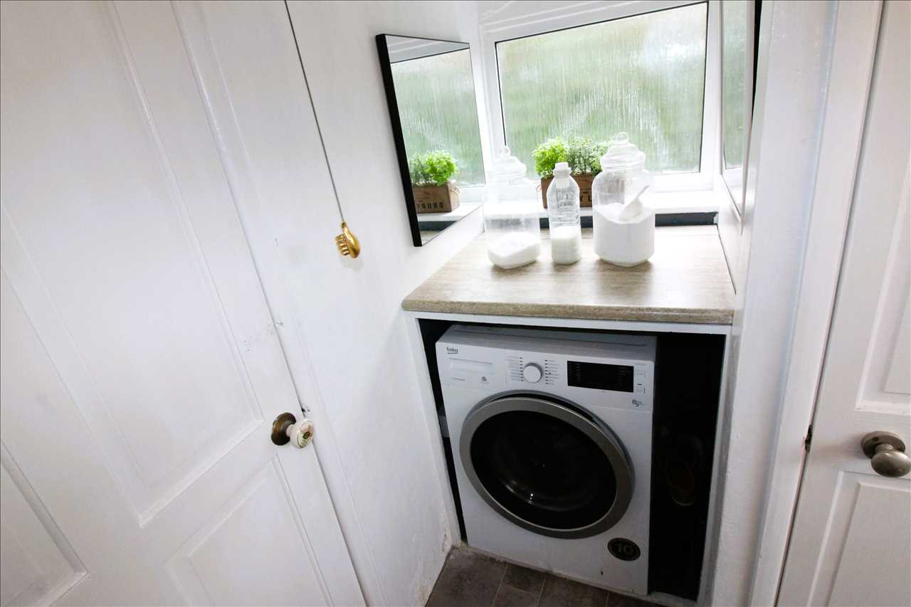 Cambridge Street, Wolverton - Picture 9