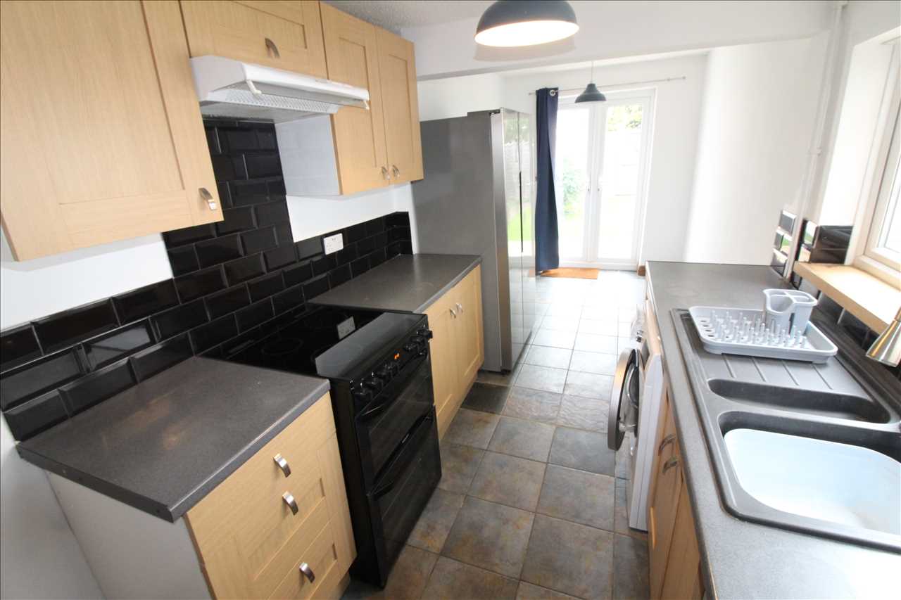 Wallace Street, New Bradwell - Picture 4