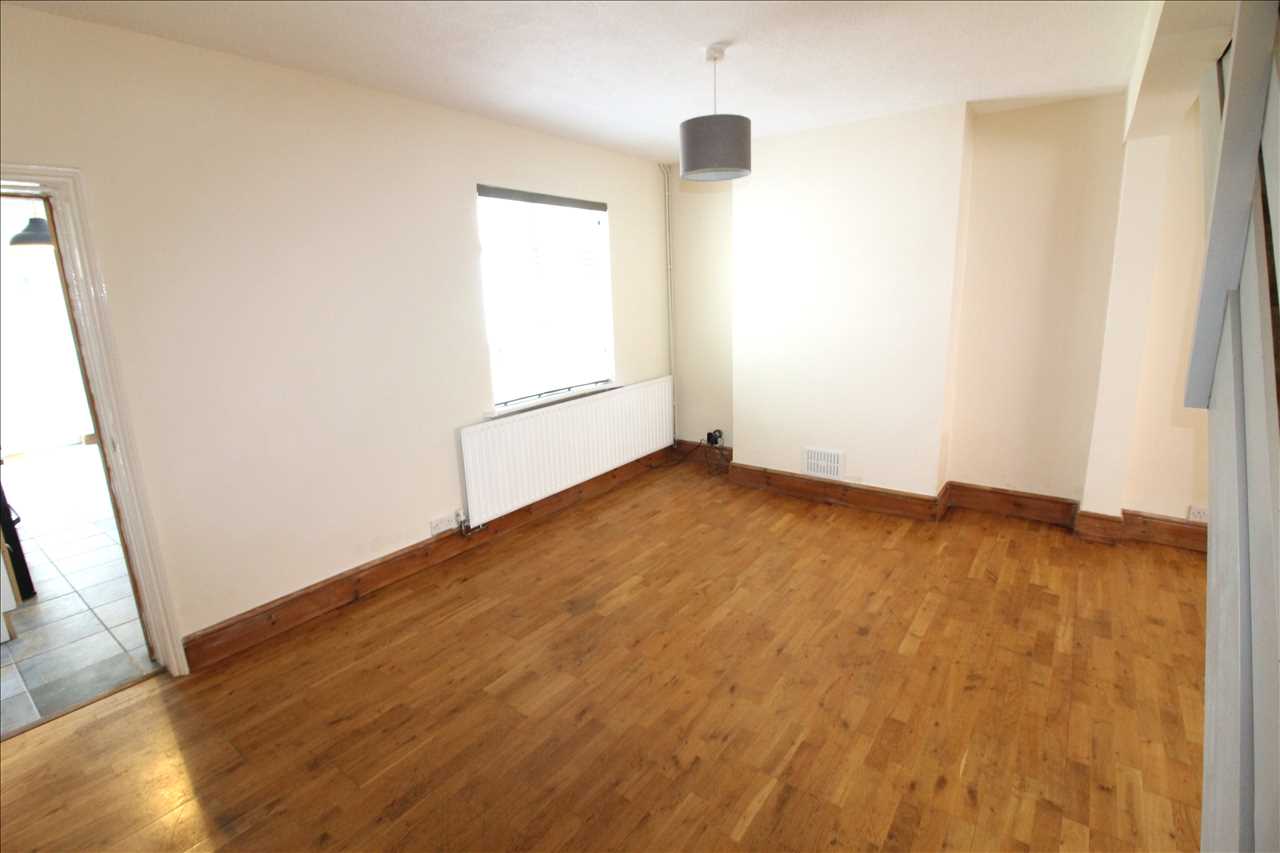 Wallace Street, New Bradwell - Picture 14