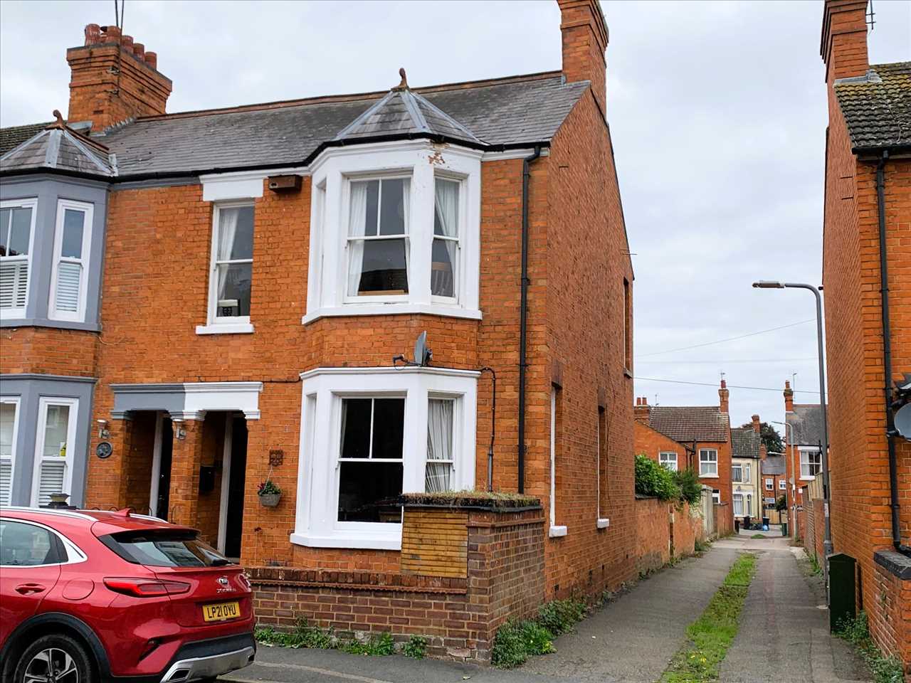 Peel Road, Wolverton - Picture 1
