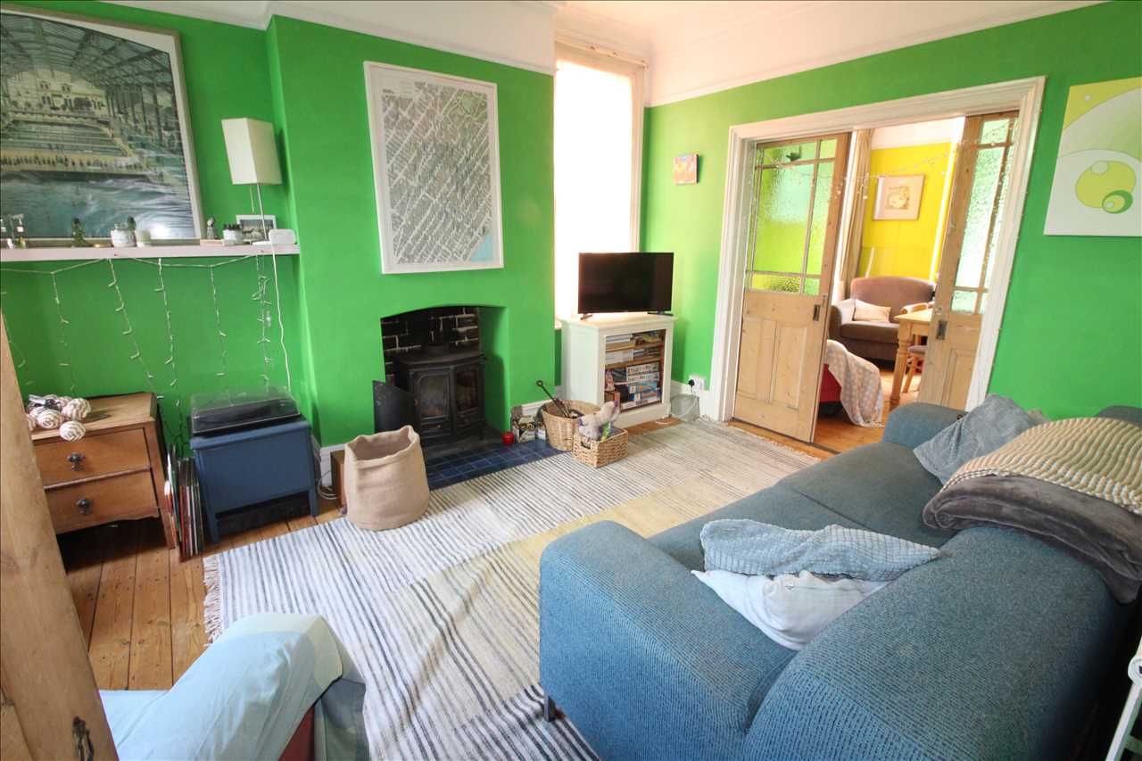 Peel Road, Wolverton - Picture 3