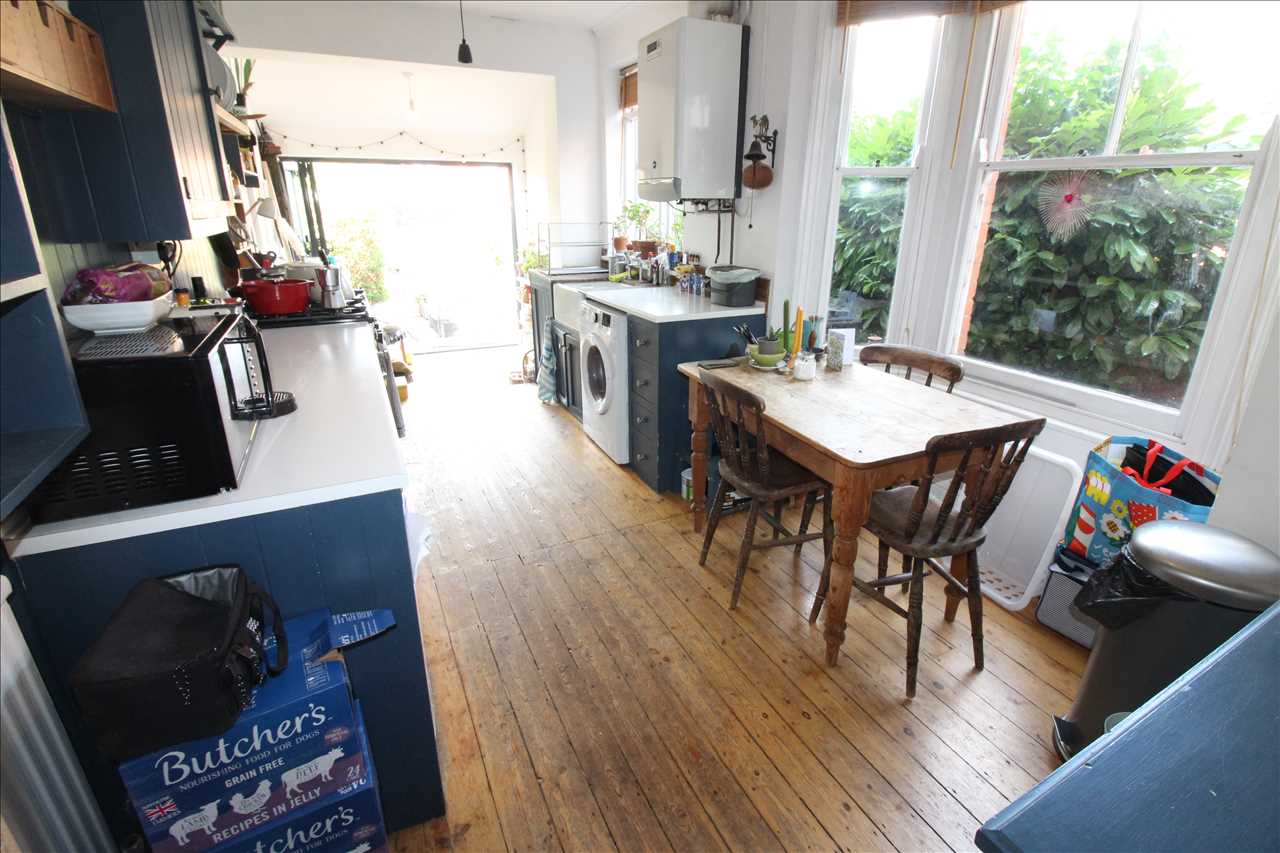 Peel Road, Wolverton - Picture 4