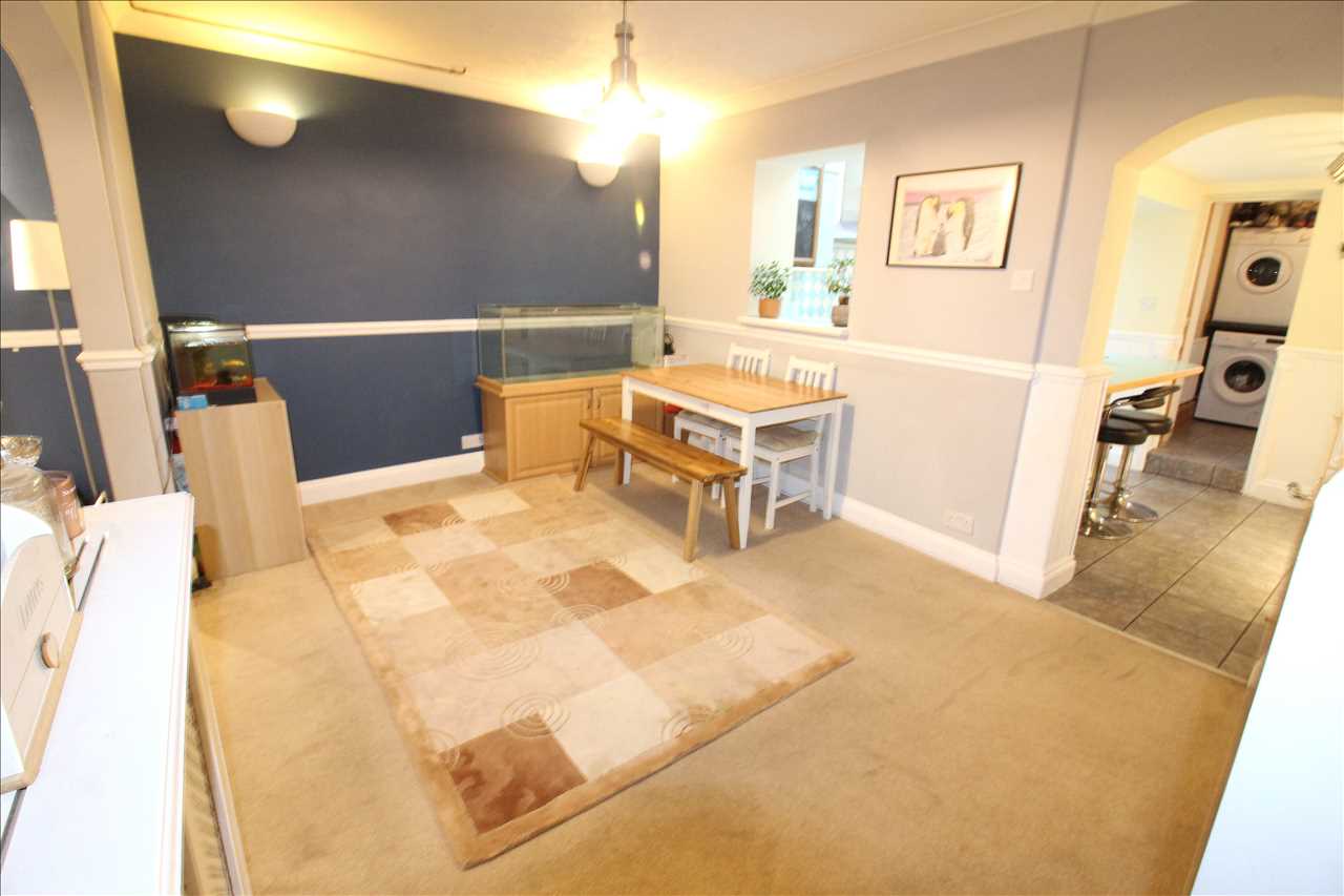 Newport Road, New Bradwell - Picture 3