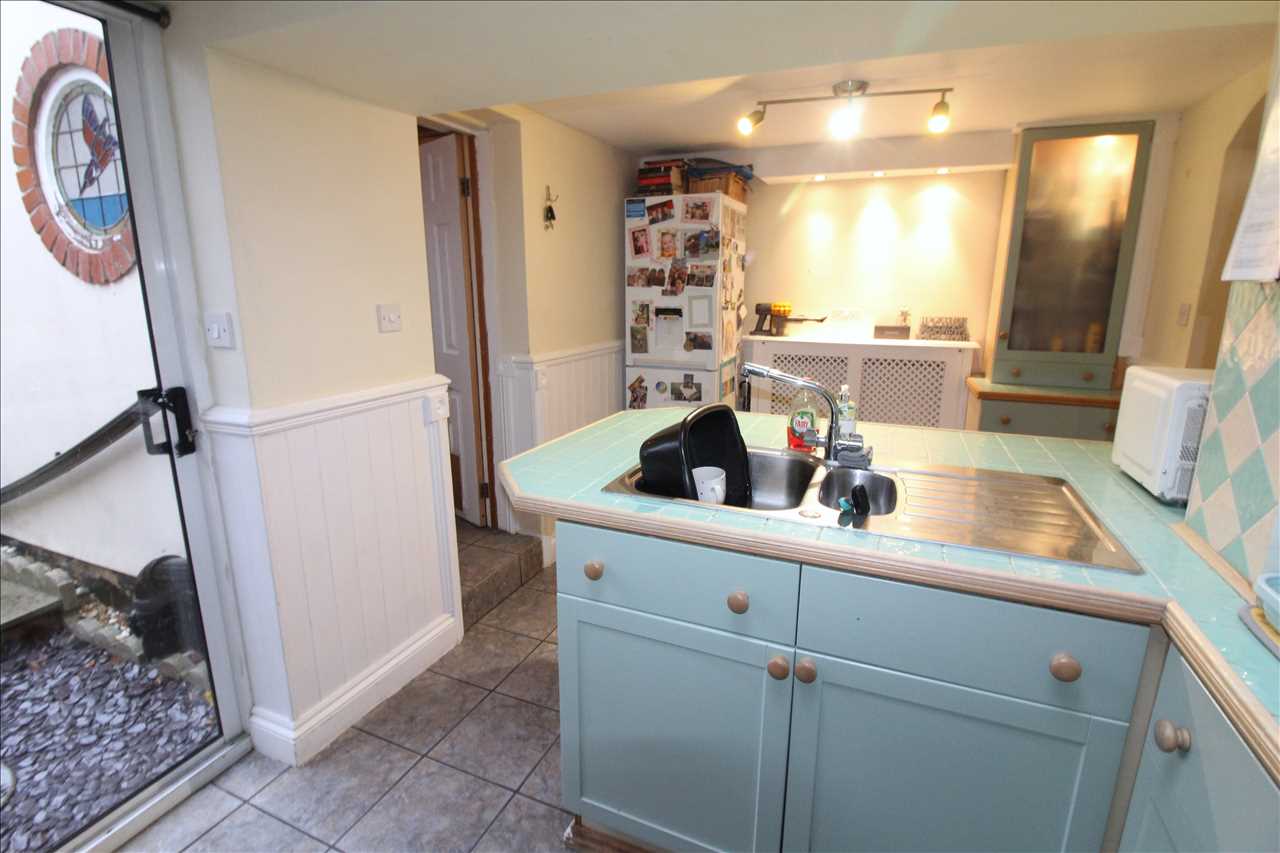 Newport Road, New Bradwell - Picture 5