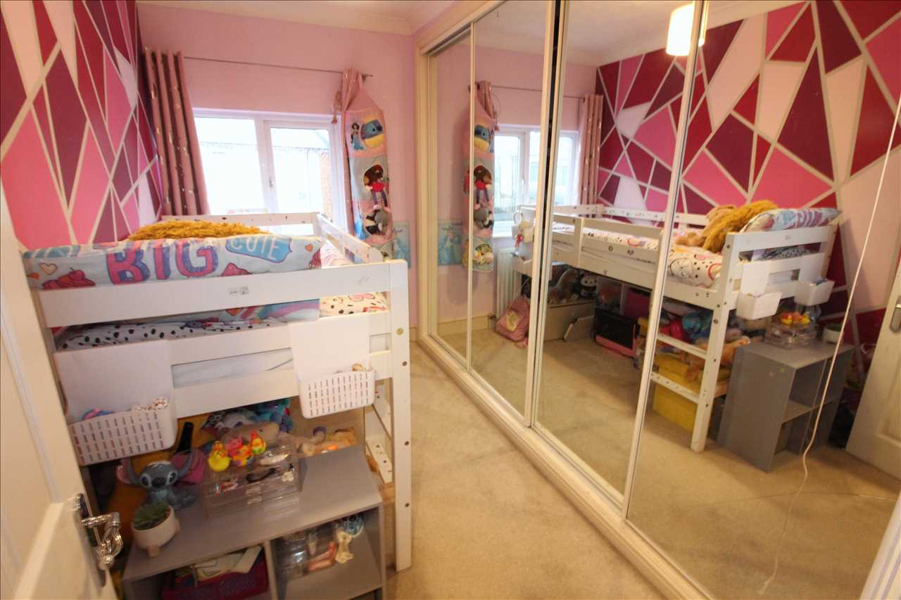 Newport Road, New Bradwell - Picture 8