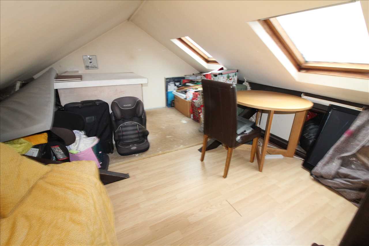 Newport Road, New Bradwell - Picture 12