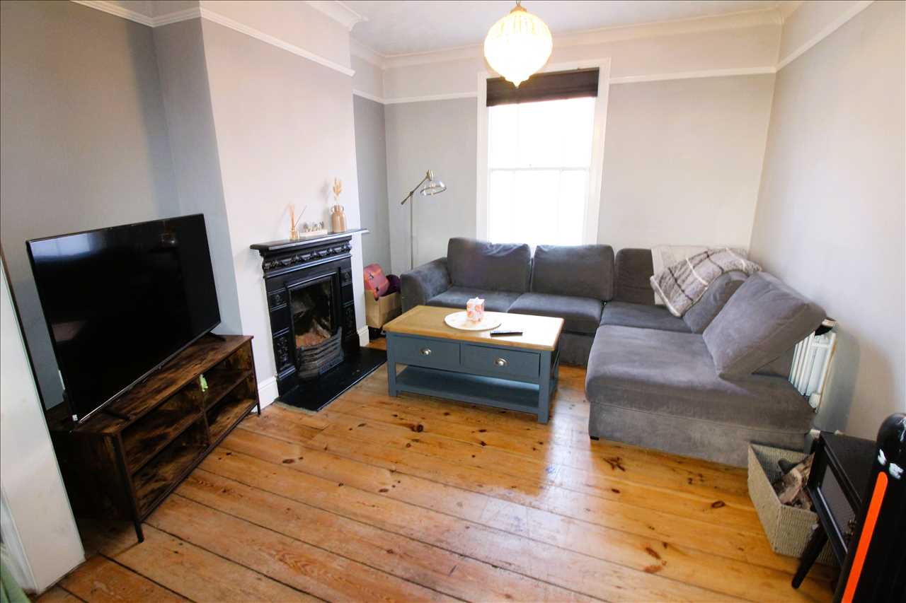 Buckingham Street, Wolverton - Picture 2