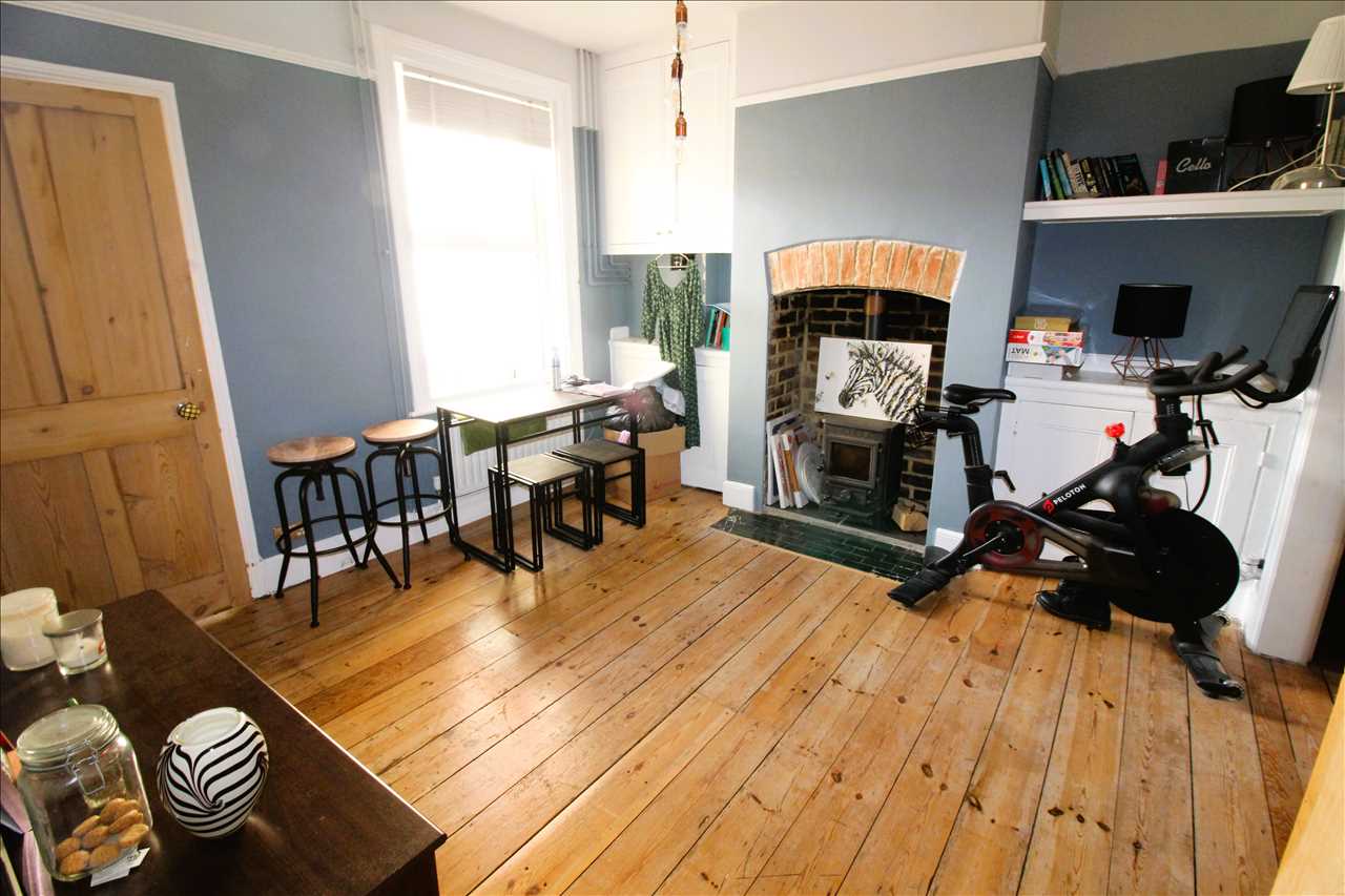 Buckingham Street, Wolverton - Picture 3