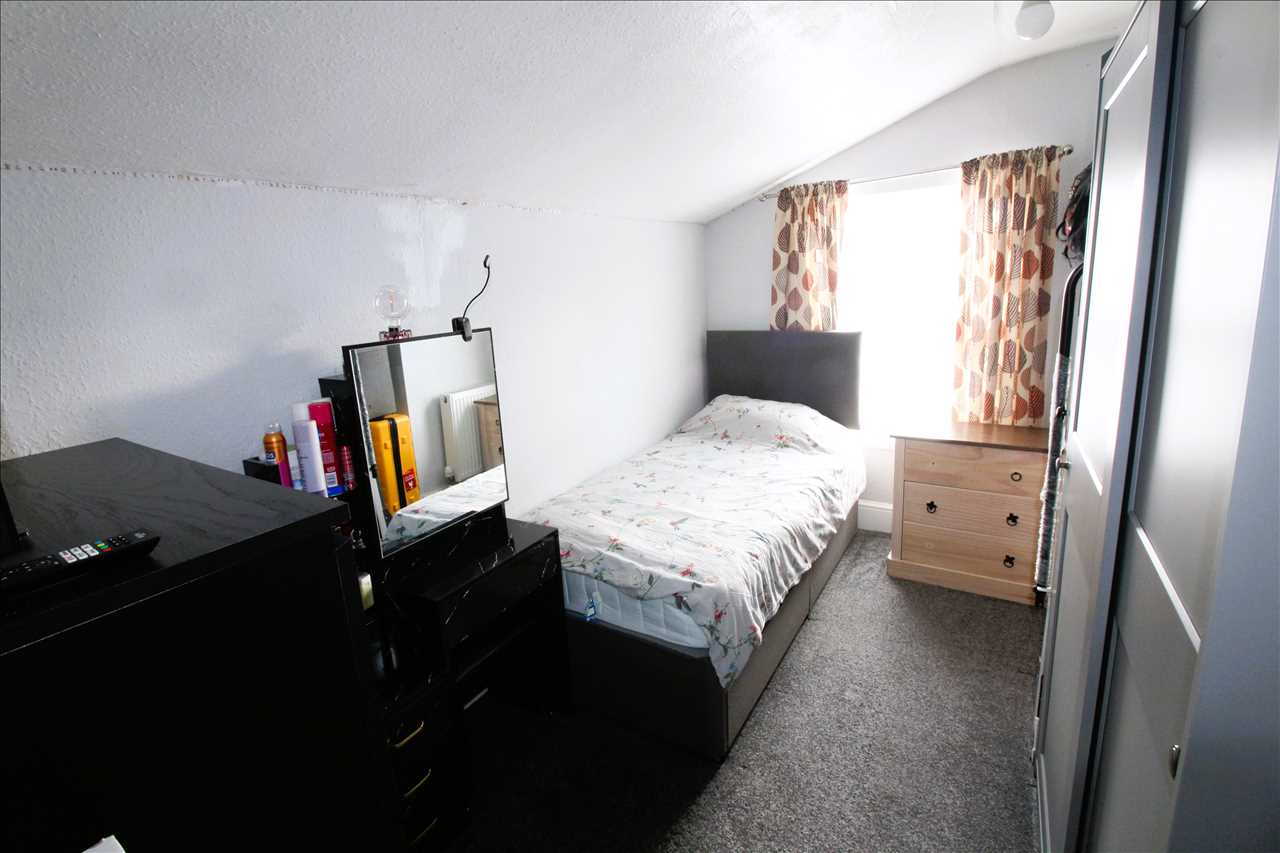 Aylesbury Street, Wolverton - Picture 10