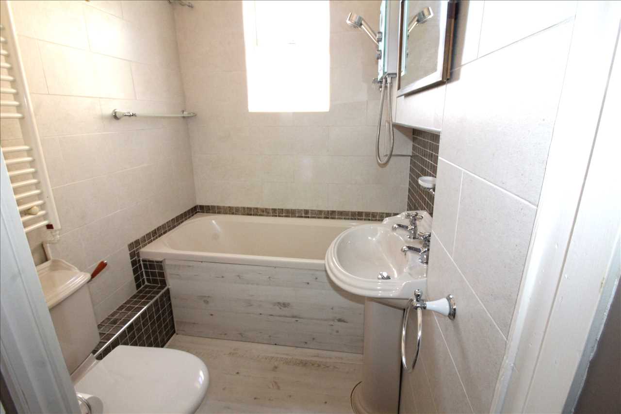 Aylesbury Street, Wolverton - Picture 11