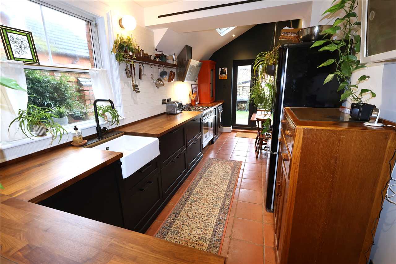 Peel Road, Wolverton - Picture 4