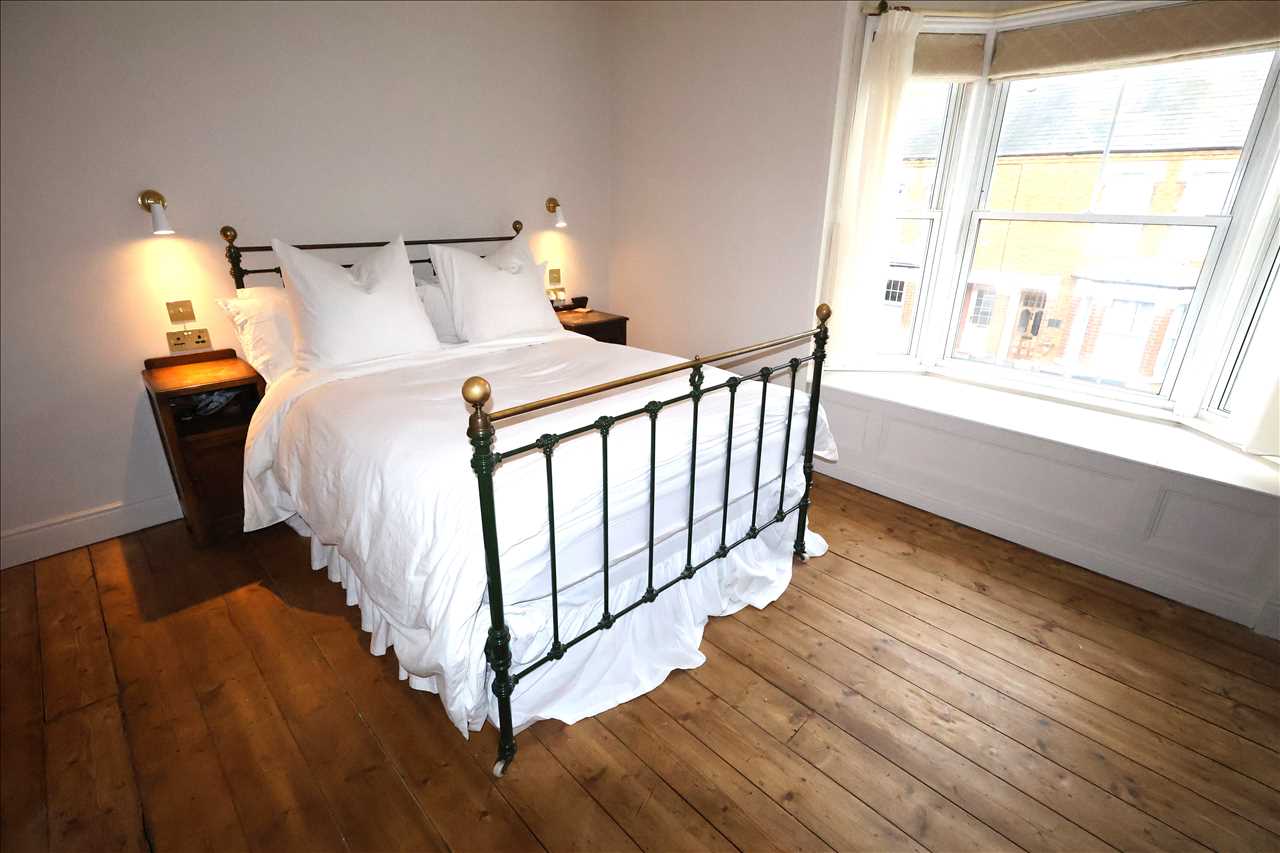 Peel Road, Wolverton - Picture 6