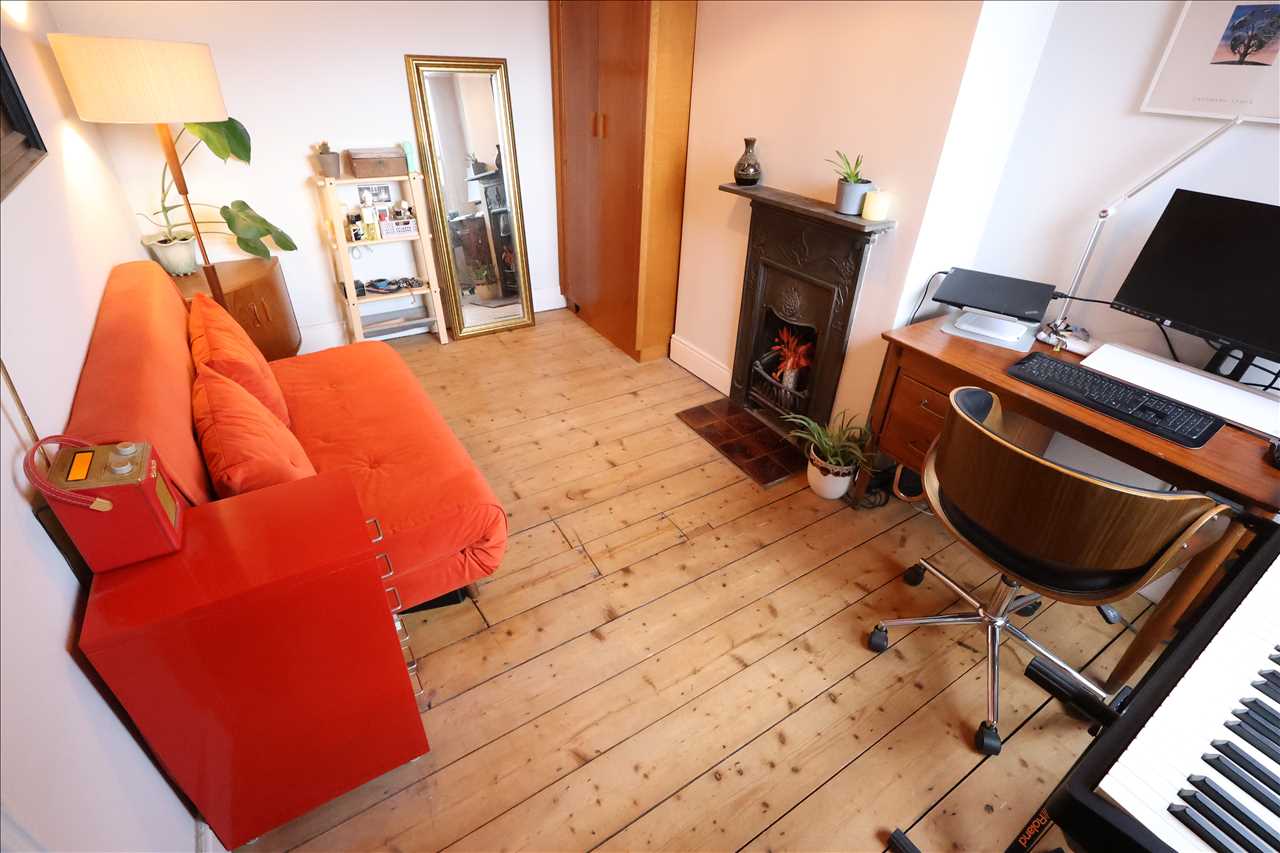 Peel Road, Wolverton - Picture 8