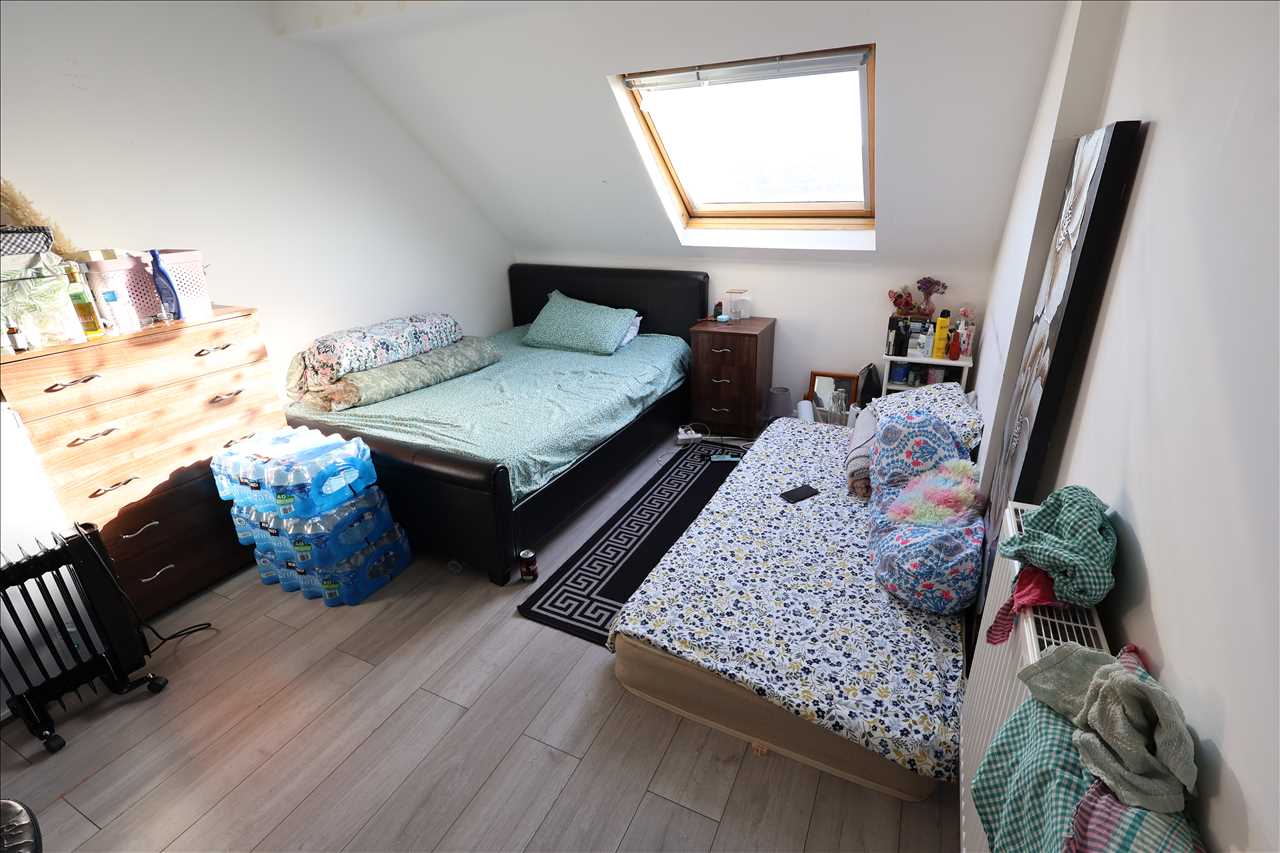 Tolcarne Avenue, Fishermead - Picture 8