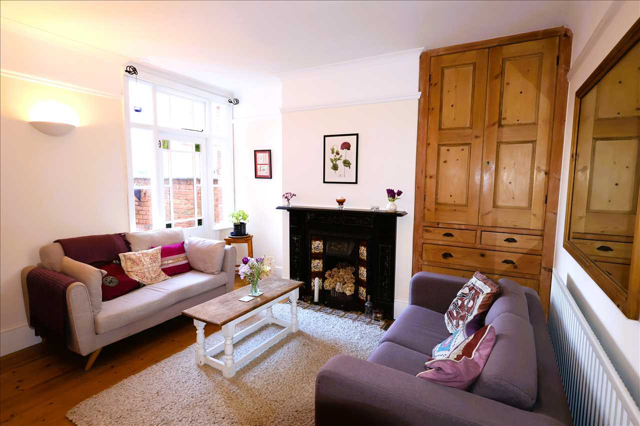 Moon Street, Wolverton - Picture 3