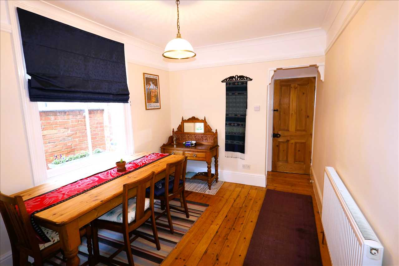 Moon Street, Wolverton - Picture 4