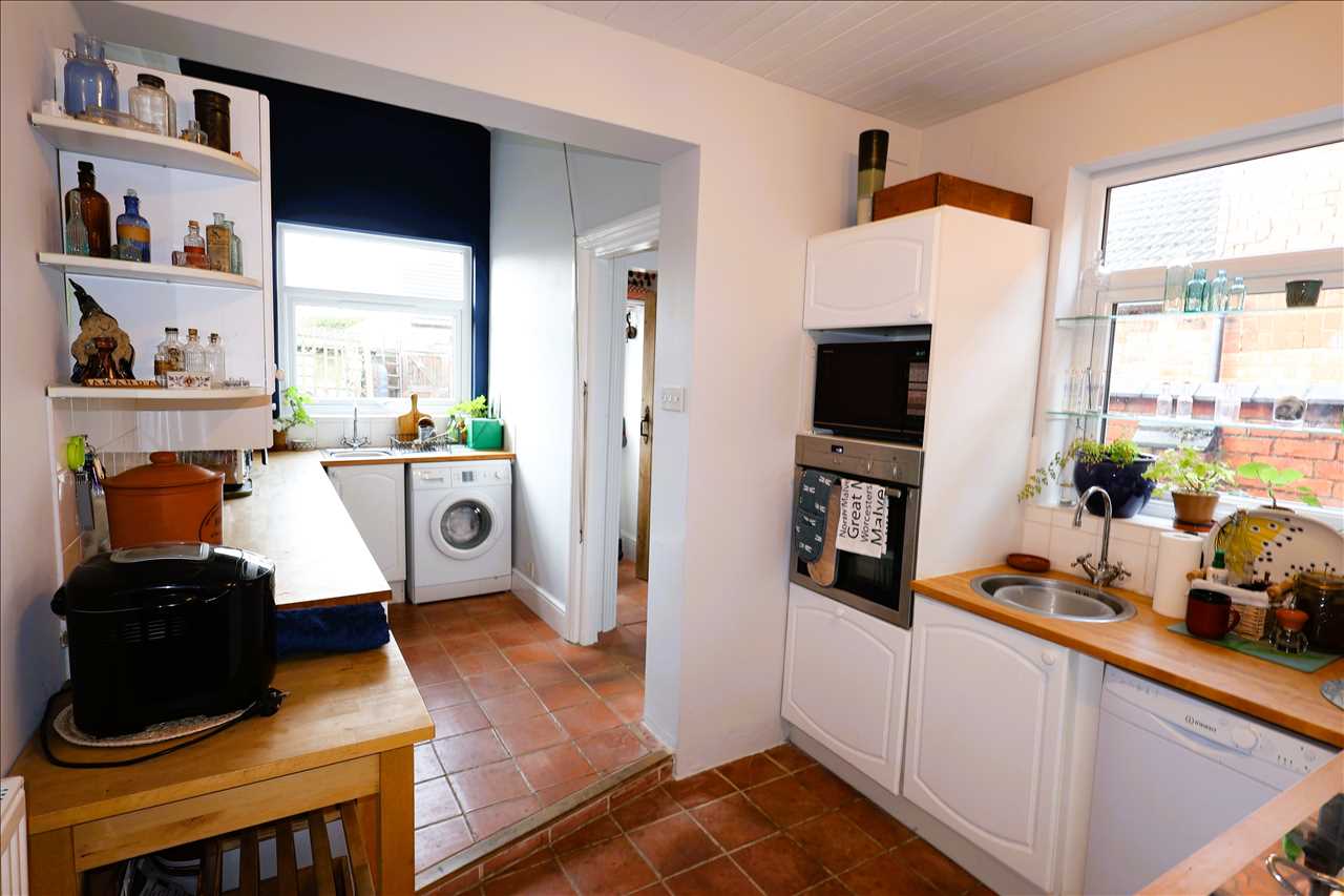 Moon Street, Wolverton - Picture 5