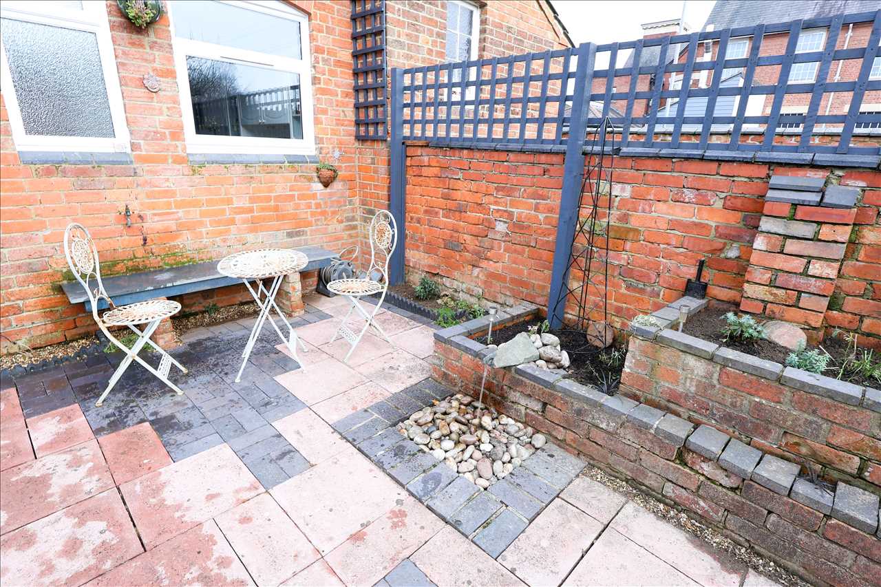 Moon Street, Wolverton - Picture 17