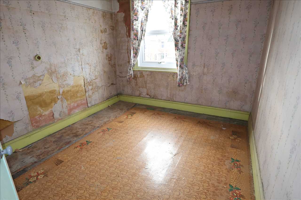 Cambridge Street, Wolverton - Picture 8