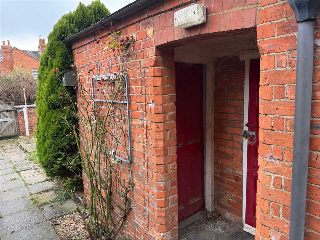 Cambridge Street, Wolverton - Picture 13