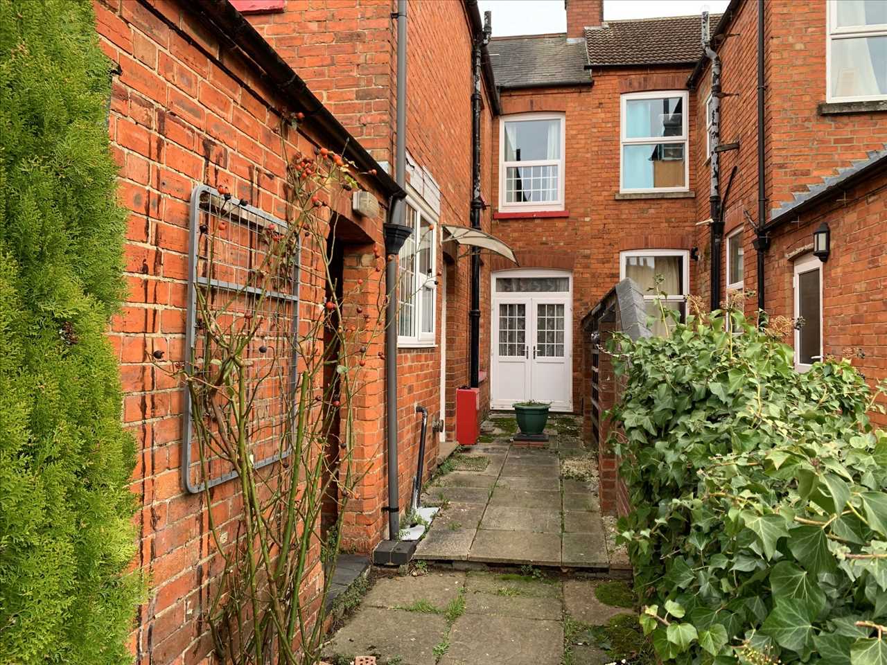 Cambridge Street, Wolverton - Picture 14