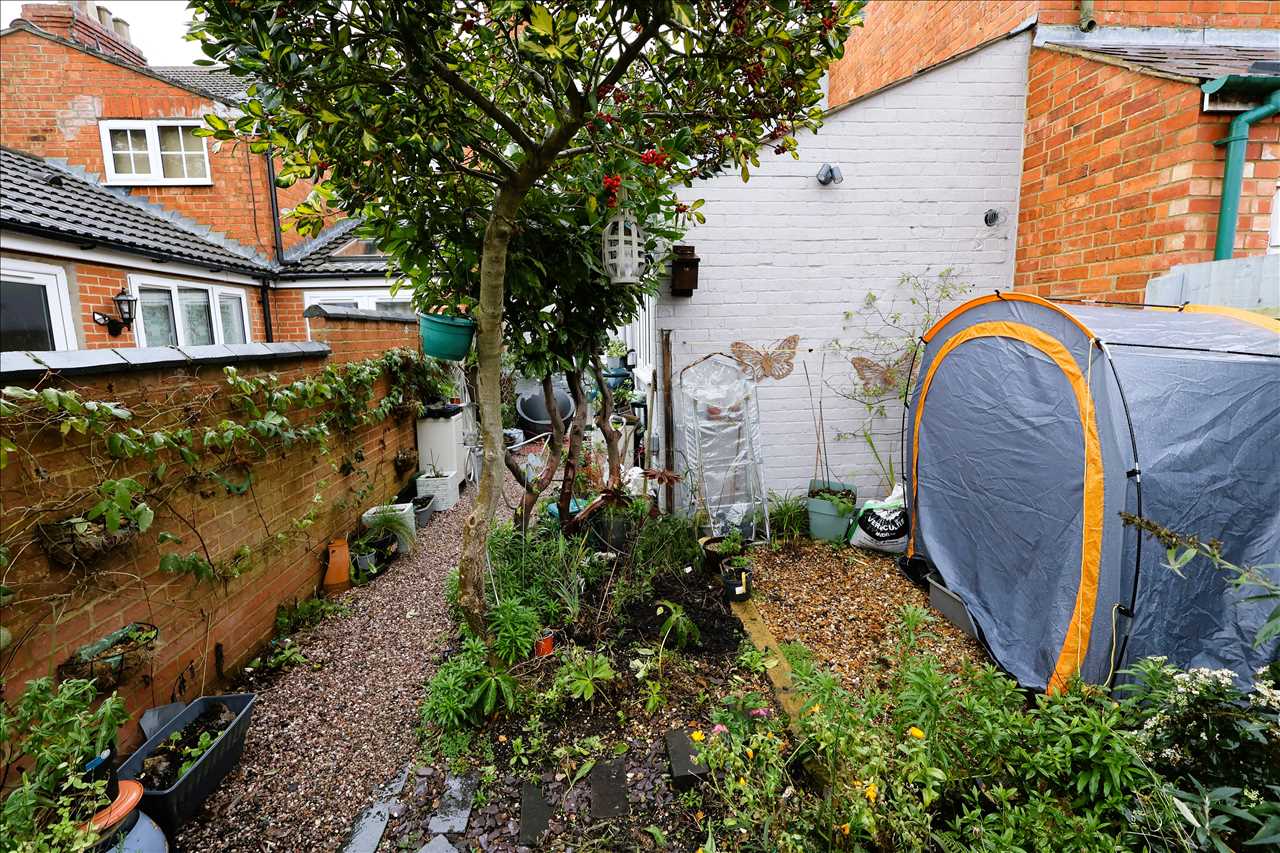 Radcliffe Street, Wolverton - Picture 14