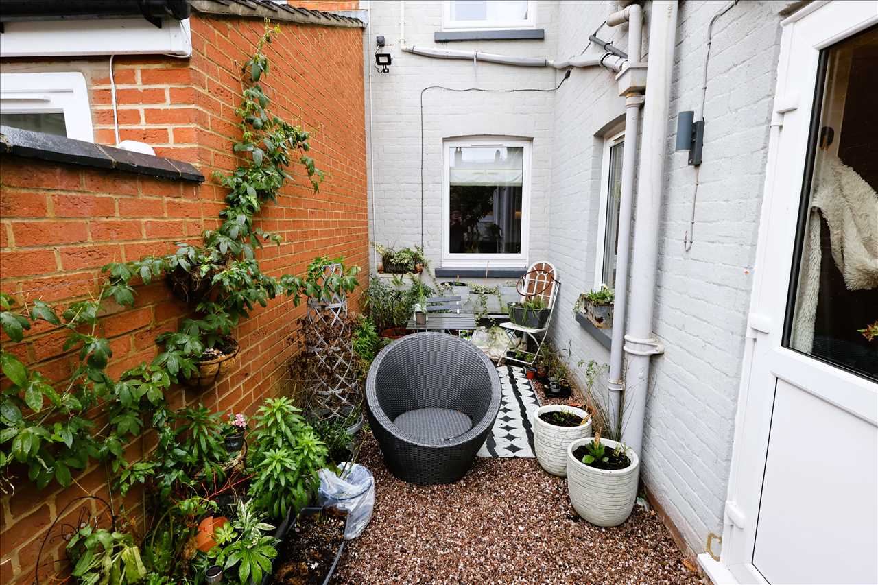 Radcliffe Street, Wolverton - Picture 16