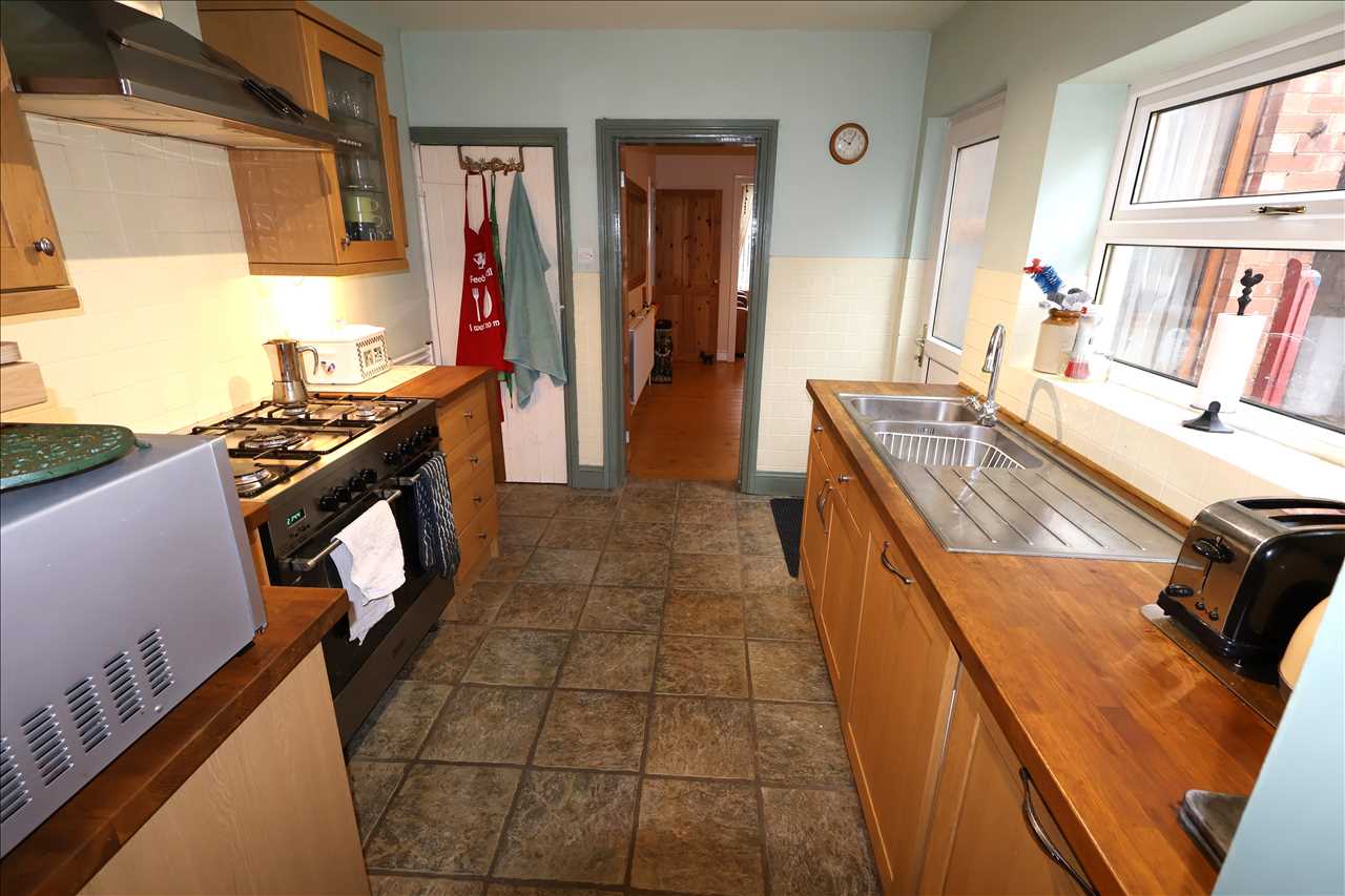 St. Mary Street, New Bradwell - Picture 5