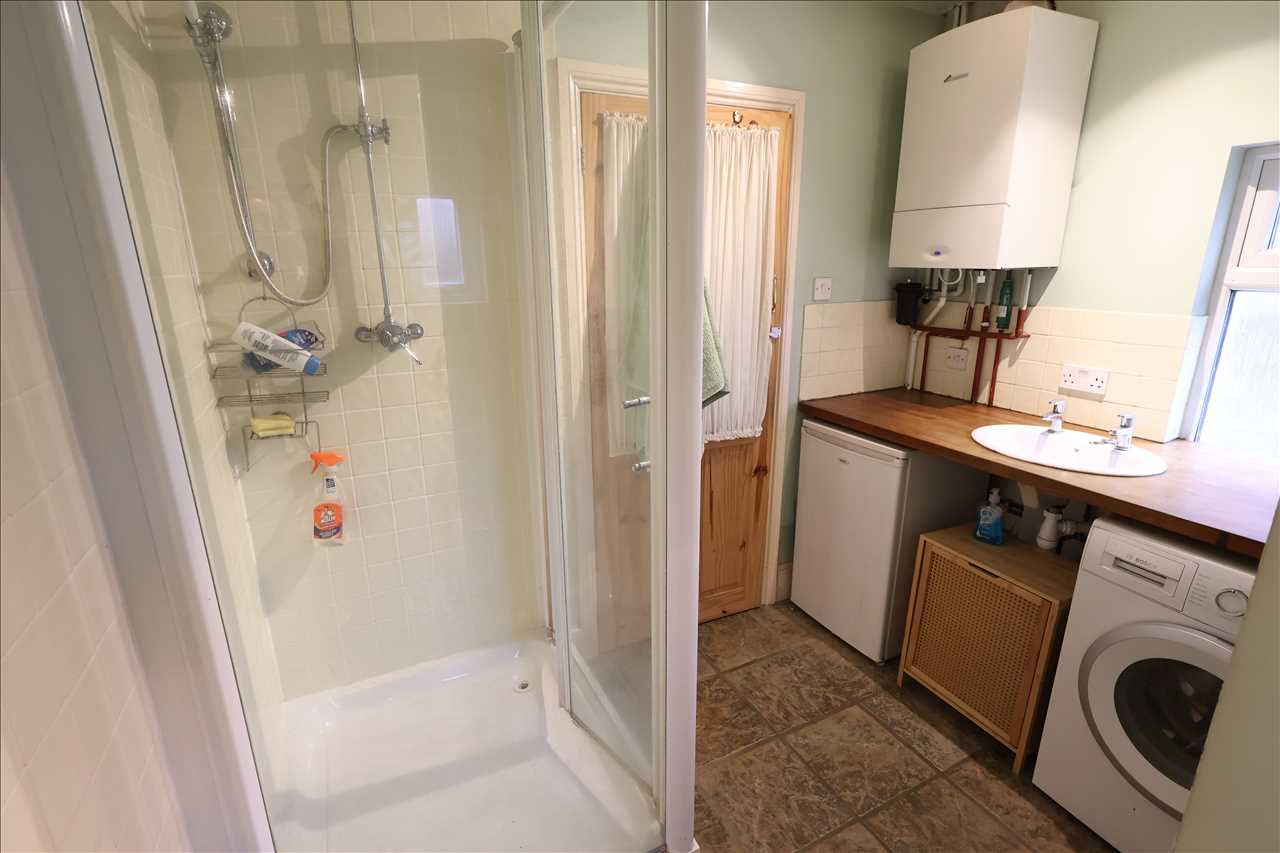 St. Mary Street, New Bradwell - Picture 6