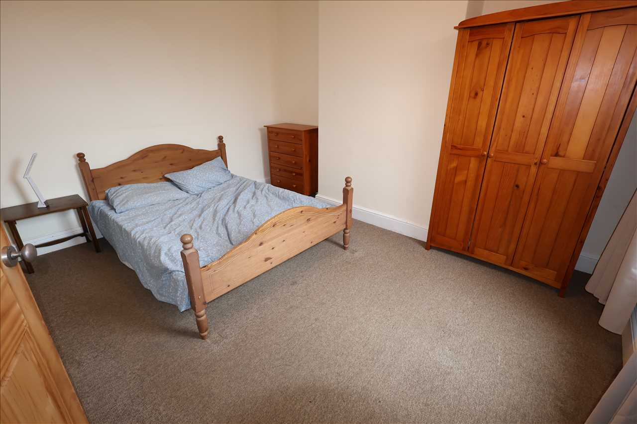 St. Mary Street, New Bradwell - Picture 9