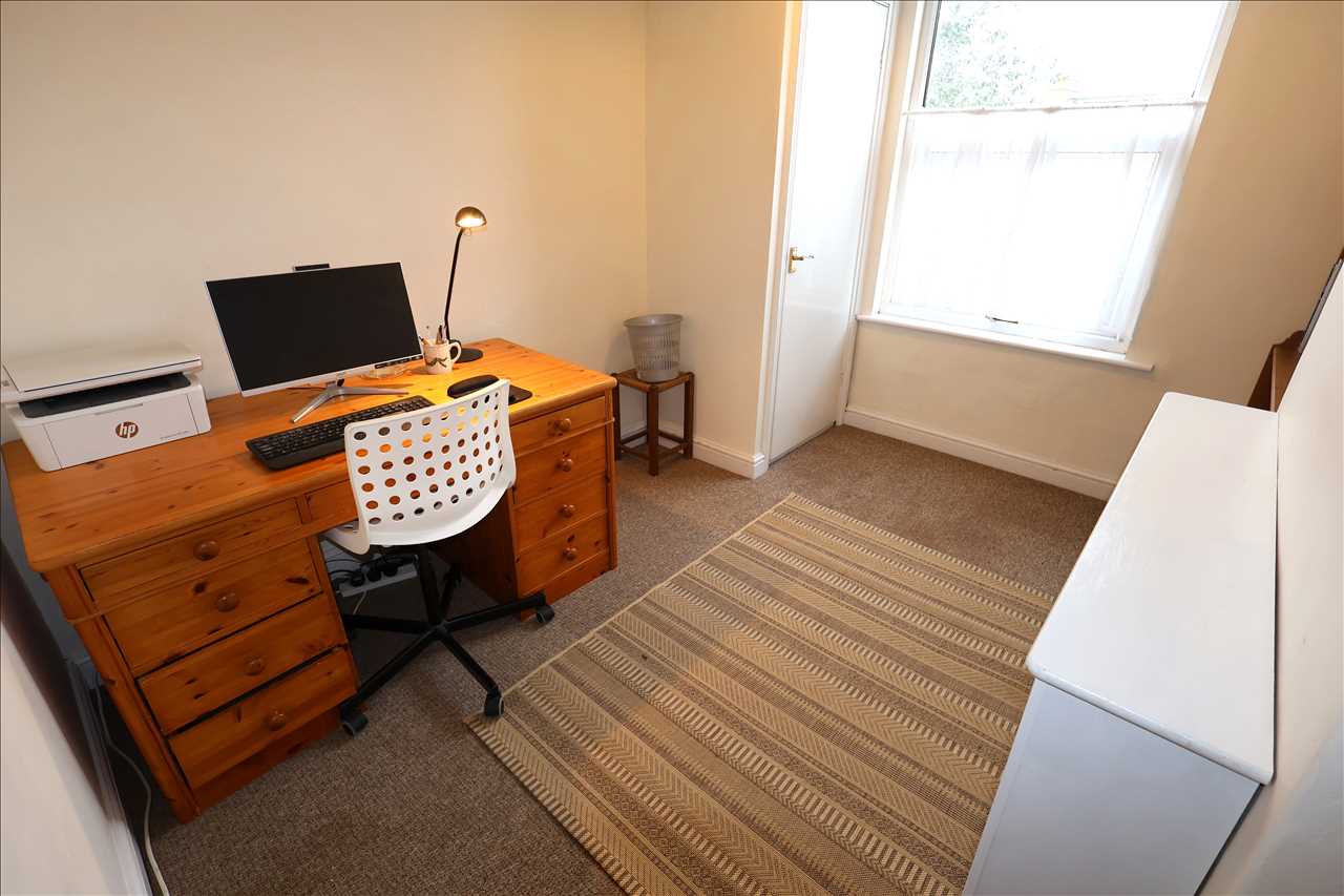 St. Mary Street, New Bradwell - Picture 11