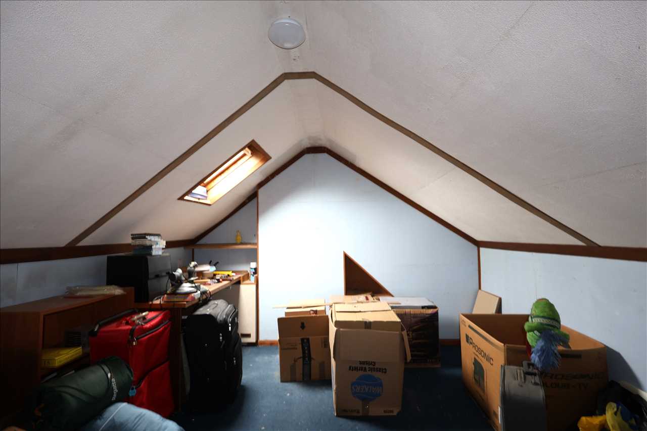 Queen Anne Street, New Bradwell - Picture 6