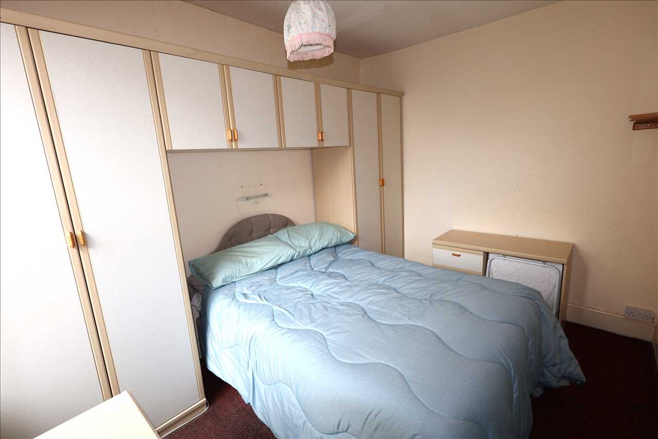 Queen Anne Street, New Bradwell - Picture 8