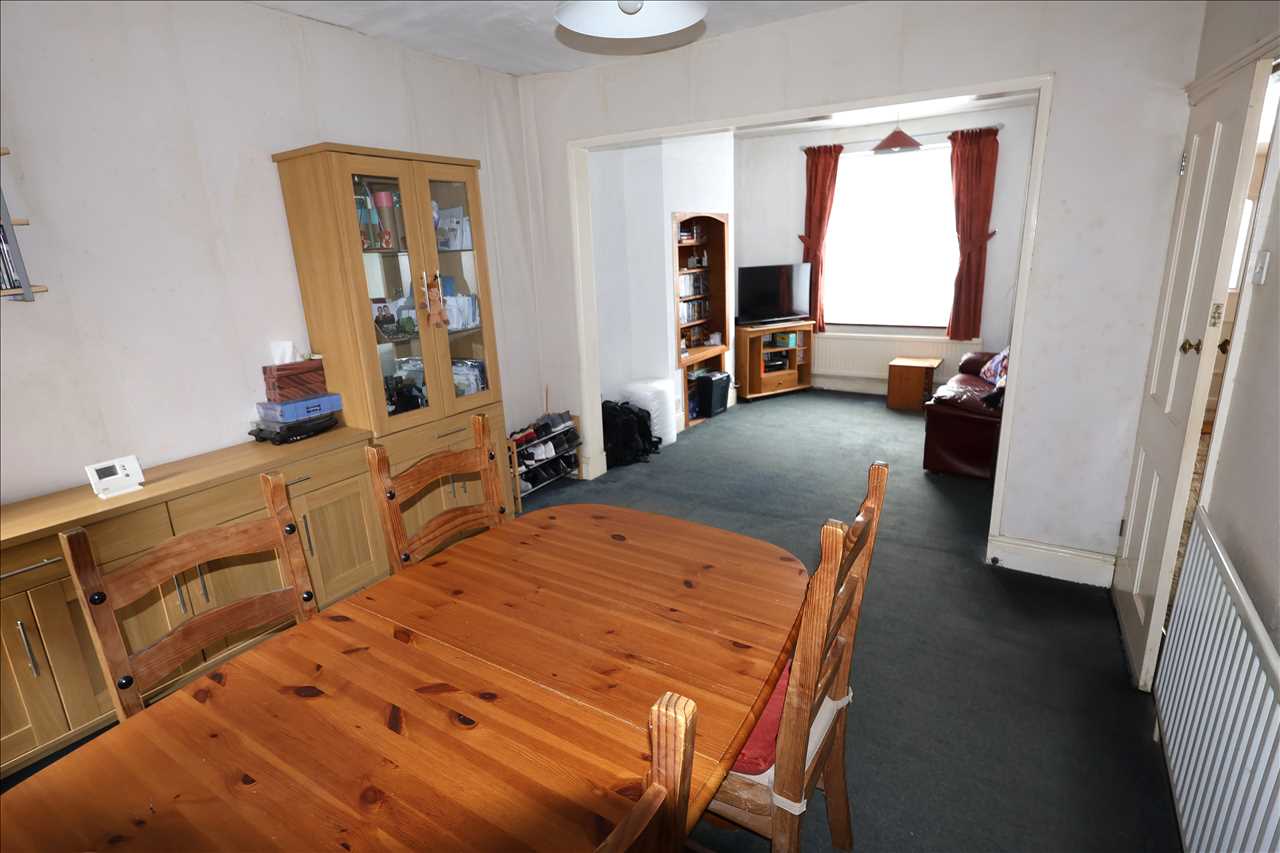 Queen Anne Street, New Bradwell - Picture 14