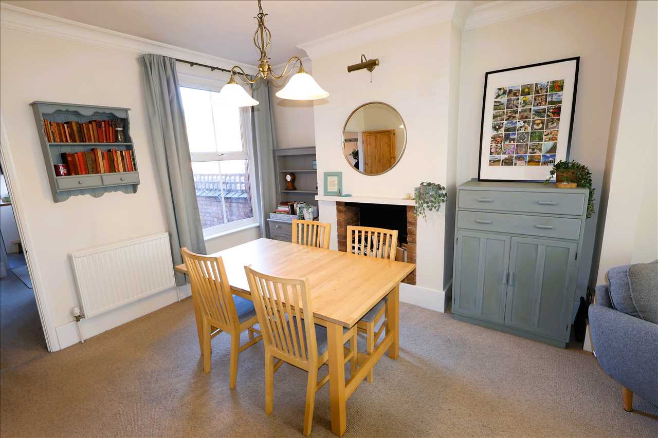 Victoria Street, Wolverton - Picture 3