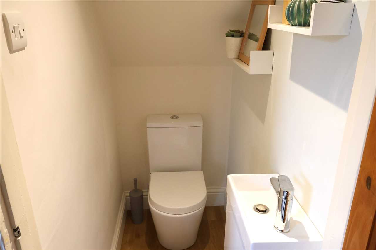 Victoria Street, Wolverton - Picture 5