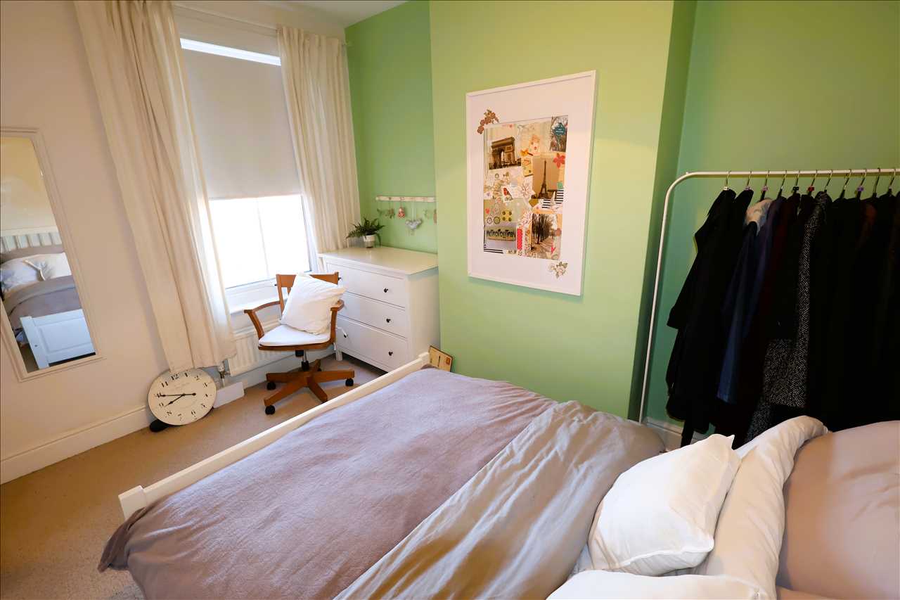 Victoria Street, Wolverton - Picture 10