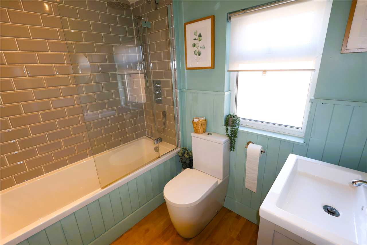 Victoria Street, Wolverton - Picture 12