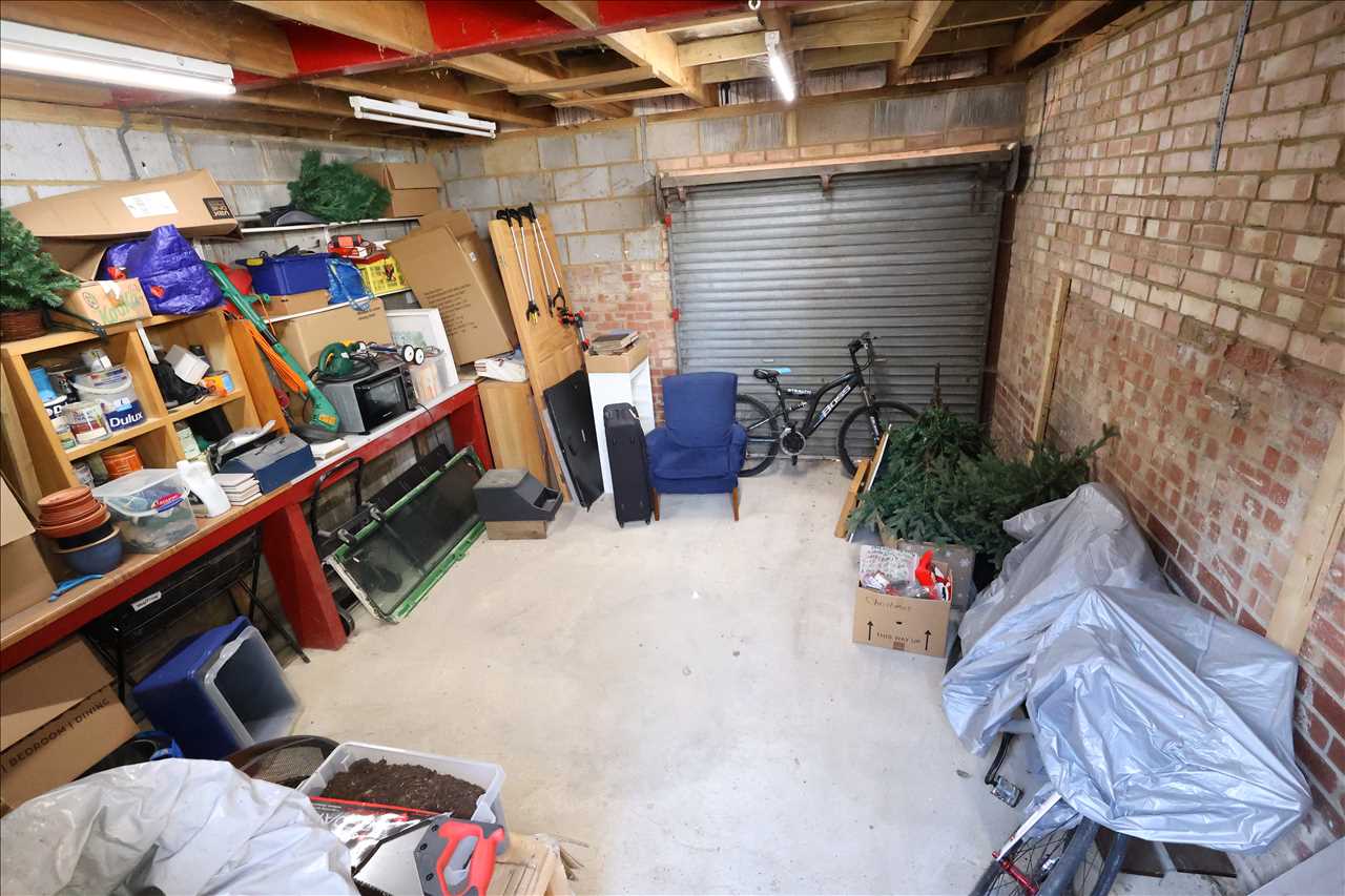 Victoria Street, Wolverton - Picture 16