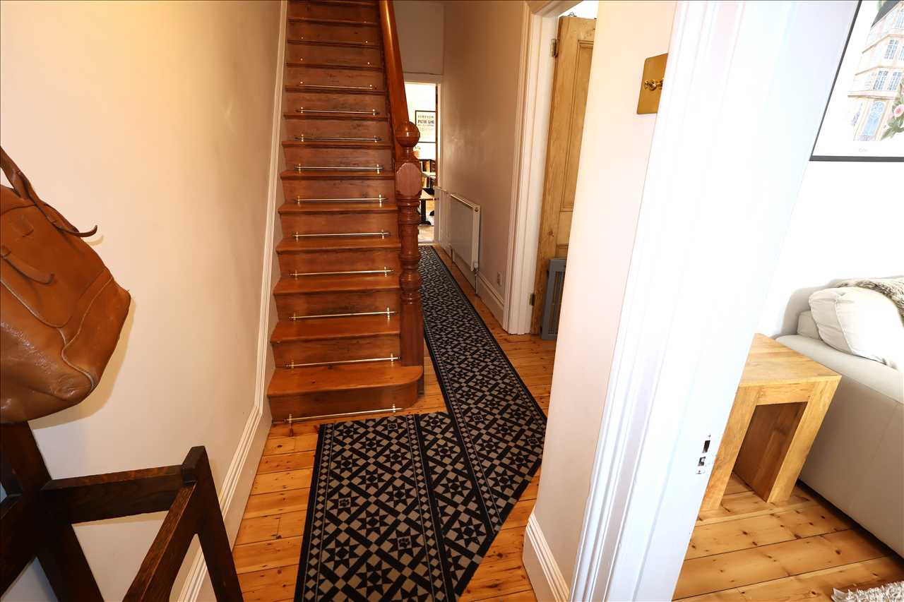 Moon Street, Wolverton - Picture 22