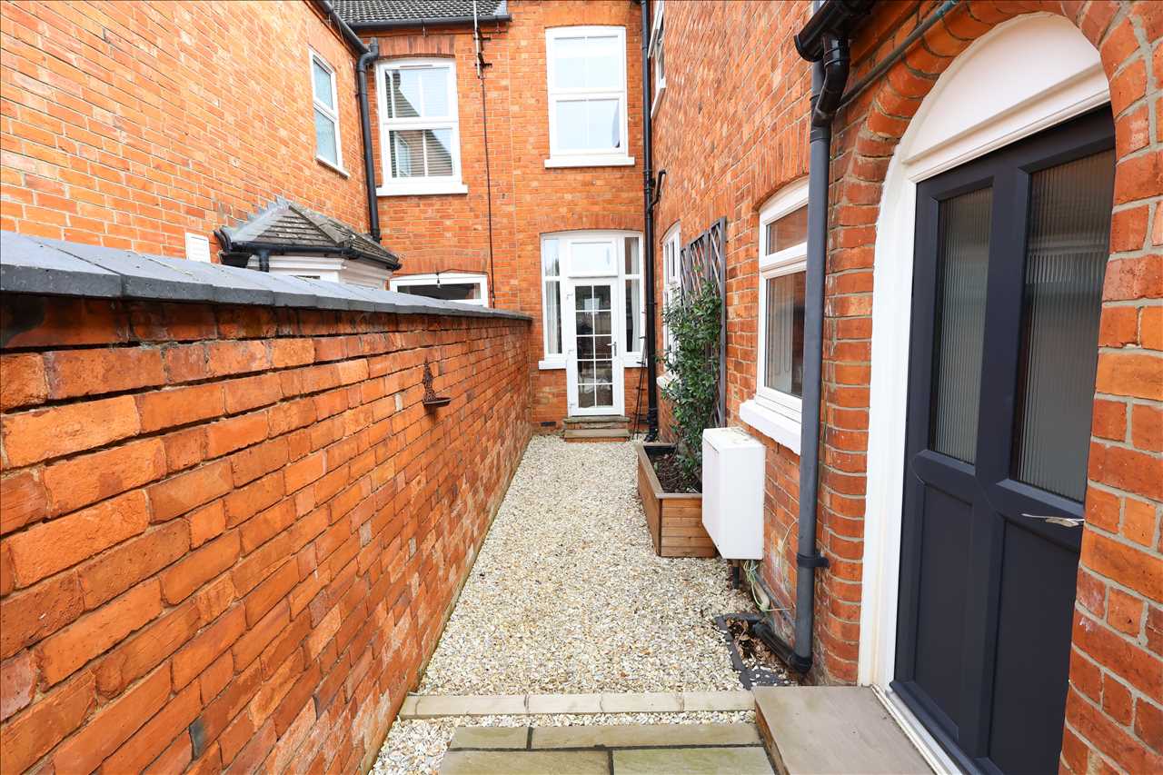 Moon Street, Wolverton - Picture 18