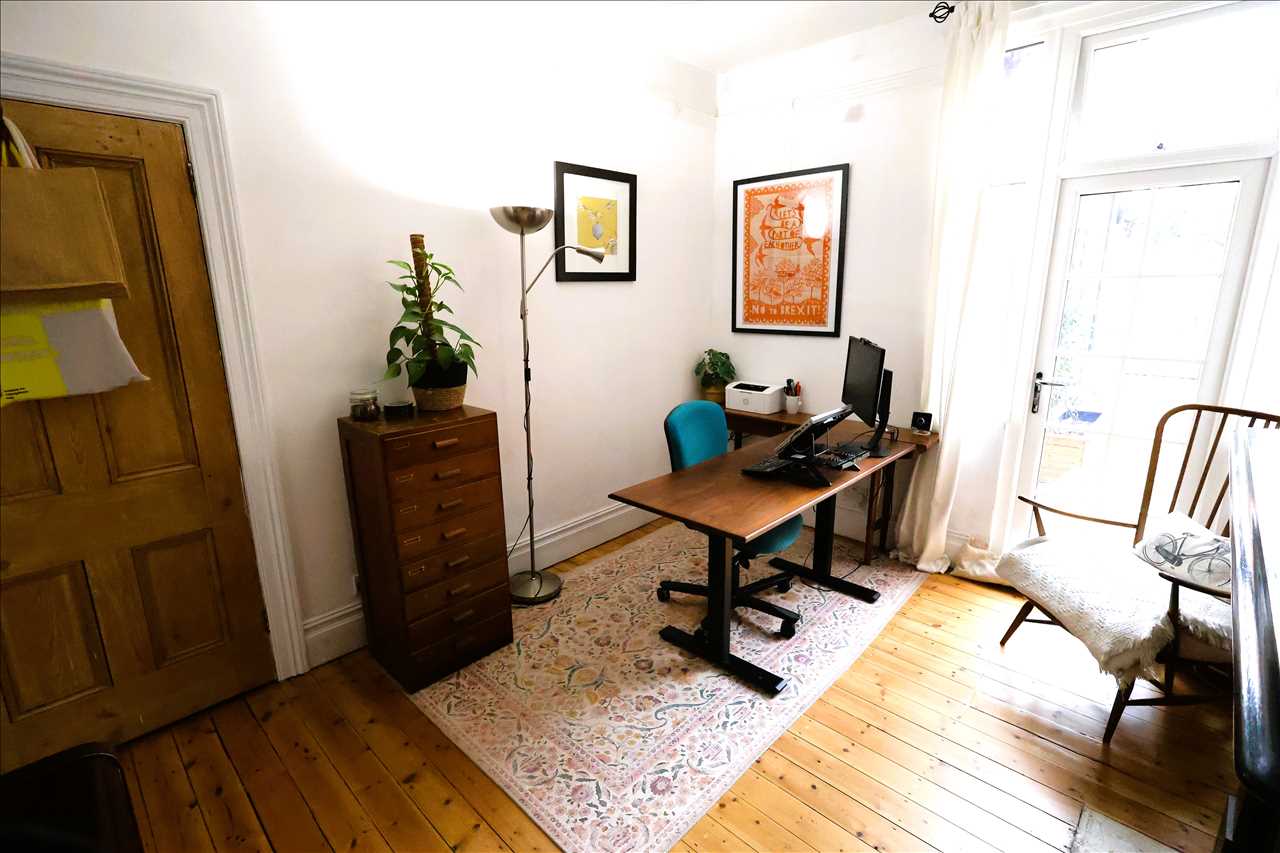 Moon Street, Wolverton - Picture 20